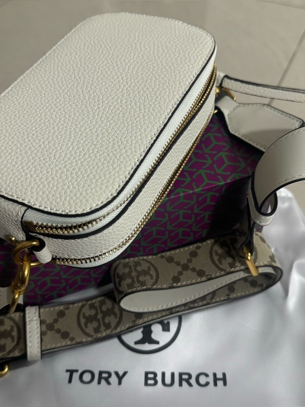 Tory Burch Cream Pebbled Leather Crossbody with Logo Strap - Picture 4 of 4